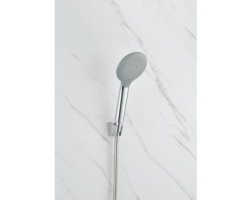 Duș de mână cu furtun de duș montat pe perete