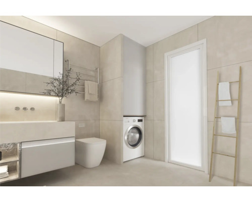 Baie modernă cu lavoar, toaletă, mașină de spălat și suport pentru prosoape