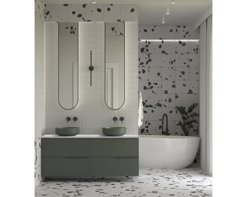 Baie luminoasă cu lavoar dublu, oglinzi, cadă și gresie în stil terrazzo