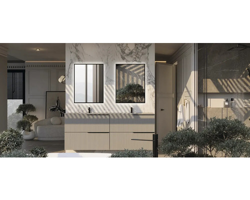 Baie luminoasă cu lavoar dublu, oglinzi iluminate și duș