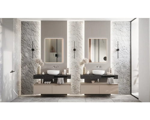 Baie cu două chiuvete, oglinzi și aplice de perete.