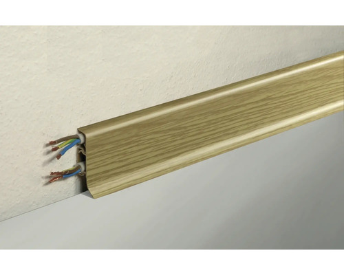 Plintă cu canal de cablu pentru pozarea cablurilor pe perete