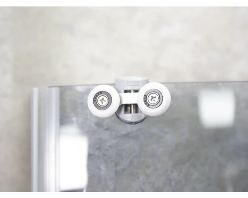 Rola cabinei de duș atașată la o cabină de duș