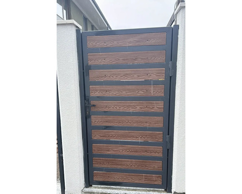 Poartă de grădină metalică cu elemente din lemn