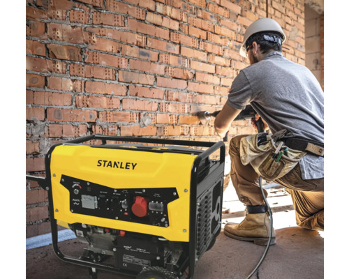 Generator Stanley în uz pe un șantier