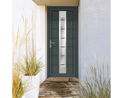 Ușă de intrare cu inserție de sticlă și elemente decorative laterale