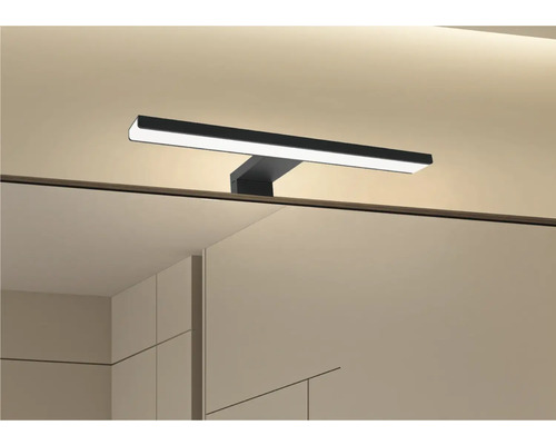 Baie cu oglindă și lampă de aplicare