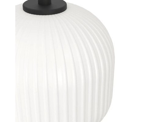 Imagine detaliată a unei lămpi cu abajur canelat