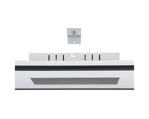 Prim-plan al unui corp de iluminat cu LED cu accesorii de montaj