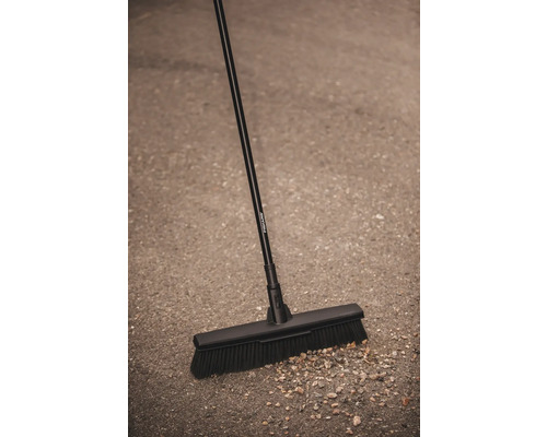 Mătură de stradă cu mâner pentru curățarea suprafețelor exterioare
