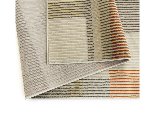 Covor cu model în dungi