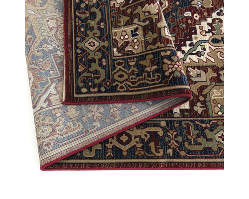 Prim-plan al unui covor cu model și margine