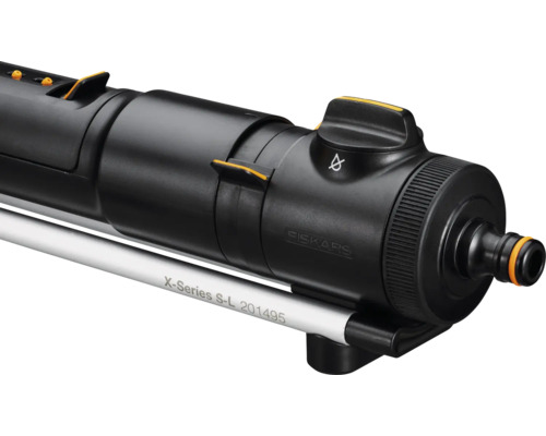 Aspersor oscilant Fiskars X-Series pentru irigarea grădinii