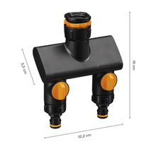 Distribuitor de apă Fiskars cu două ieșiri pentru furtunuri de grădină