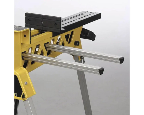 Capră de tăiere cu brațe extensibile pentru lucrări de atelier