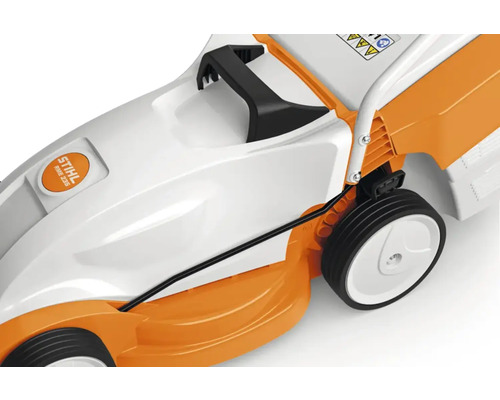 Vizualizare detaliată a unei mașini de tuns iarba de la marca Stihl