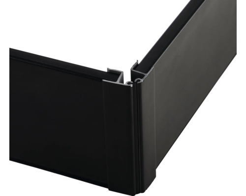 Vedere detaliată a unui cadru negru din aluminiu