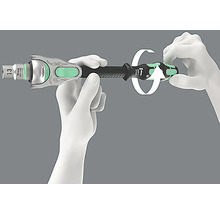 Unealtă Wera cu mâner rotativ în mână