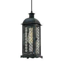Lampa suspendată în stil felinar cu model filigranat