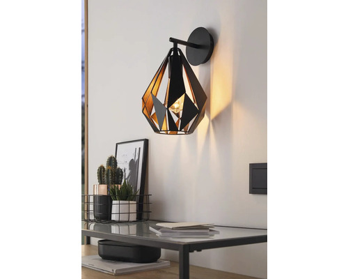 Lumină de perete modernă cu design geometric și strălucire caldă