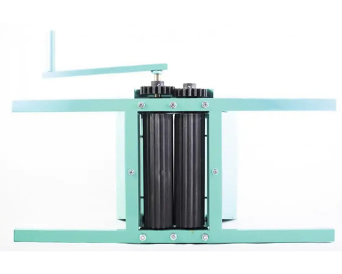 Mașină de tăiat cu role cu manivelă pentru prelucrarea metalelor