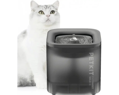 Fântână de băut pentru pisici Petkit Eversweet Solo SE lângă pisică