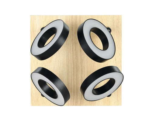 Lumină de perete cu patru lumini LED rotunde pe panou de lemn