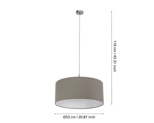 Lampa suspendată gri cu diametrul de 53 centimetri și înălțimea de 110 centimetri.