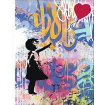 Imagine de perete cu motiv graffiti al unei fete cu un balon în formă de inimă