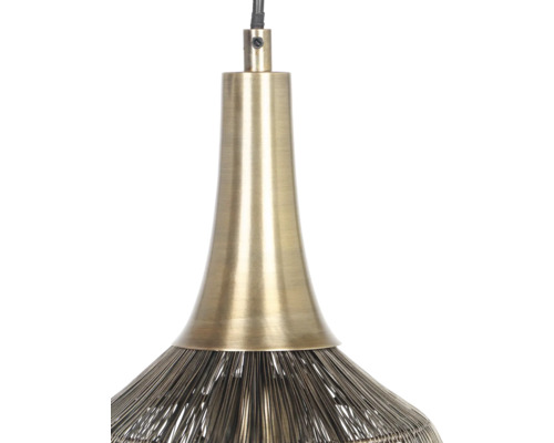 Lampa suspendată cu abajur metalic