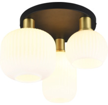 Lumină de plafon cu trei globuri de sticlă