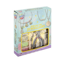 Set de bijuterii Moxy cu mărgele, pandantive și unelte într-un ambalaj