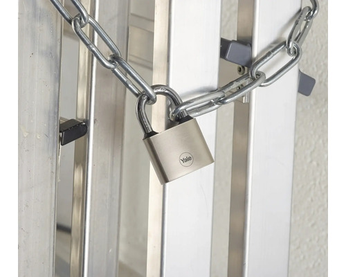 Scară asigurată cu lacăt și lanț Yale
