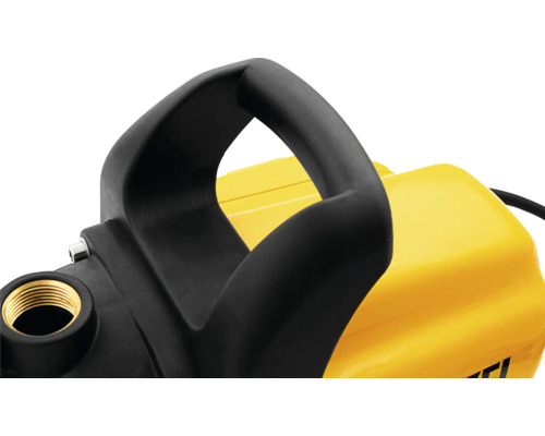 Vizualizare detaliată a unei pompe de apă cu mâner și racord