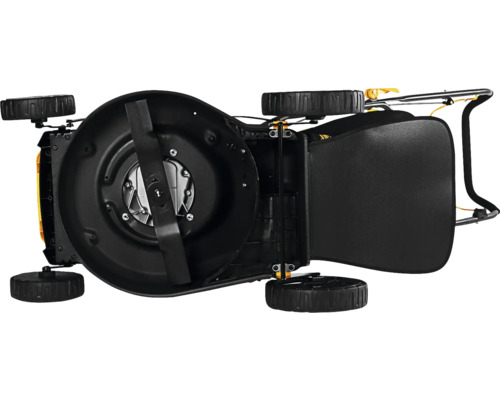 Vedere de dedesubt a unei mașini de tuns iarba cu cuțit și roți