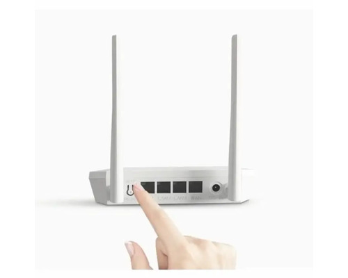 Vedere din spate a unui router wireless cu antene și porturi LAN