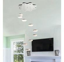 Aspect modern al camerei de zi cu lampă suspendată decorativă