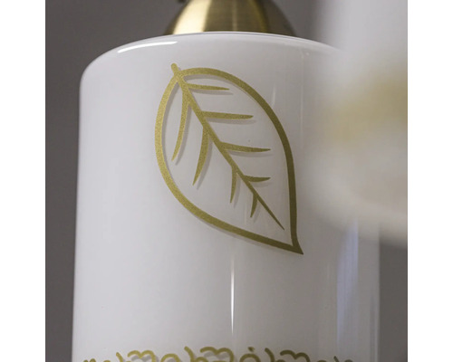 Detaliu lampă cu motiv de frunză