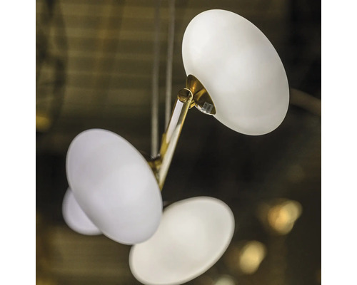 Lumină de plafon cu abajururi în formă de ou