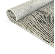 Covor rulat cu model în dungi