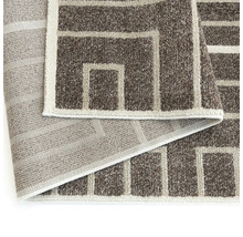 Covor cu model geometric