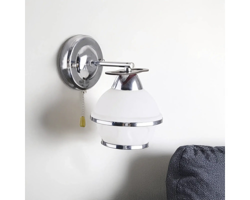 Lampa de perete cu întrerupător cu șnur și abajur din sticlă mată