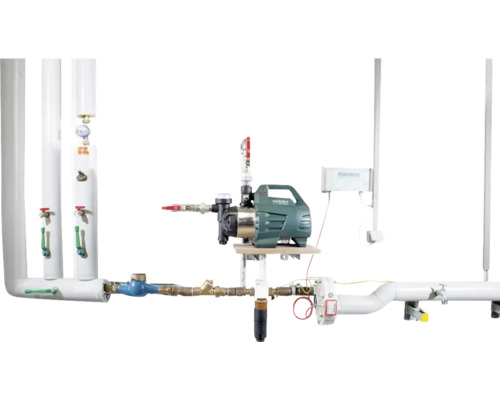 Instalație cu hidrofor și țevi