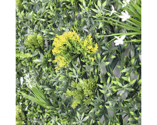 Perete artificial cu plante, cu diverse plante verzi și galbene