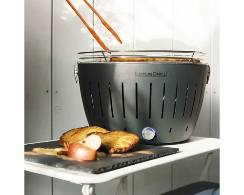 Grătar pe cărbune LotusGrill cu clește pentru grătar și cartofi prăjiți
