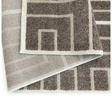 Covor cu model geometric