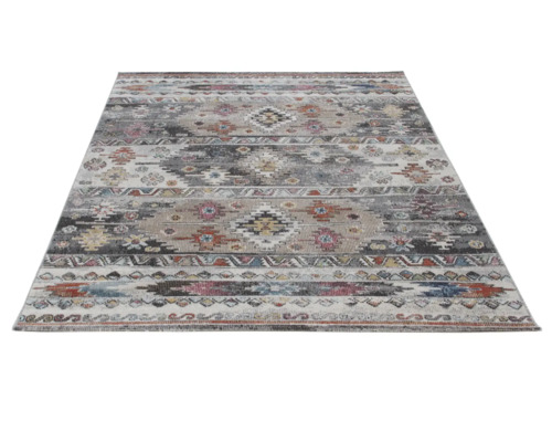 Covor cu model etnic