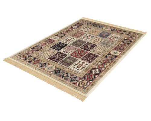 Covor cu modele geometrice și florale