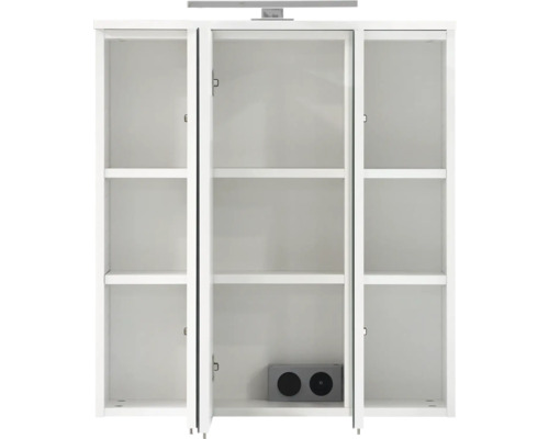 Dulap de baie alb cu uși deschise și rafturi