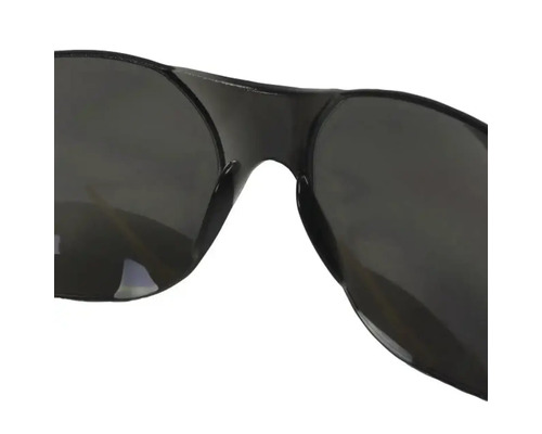 Ochelari de protecție cu lentile închise la culoare